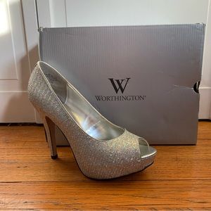 Sparkly Silver Platform Peep-toe Pumps! Worthington size 8